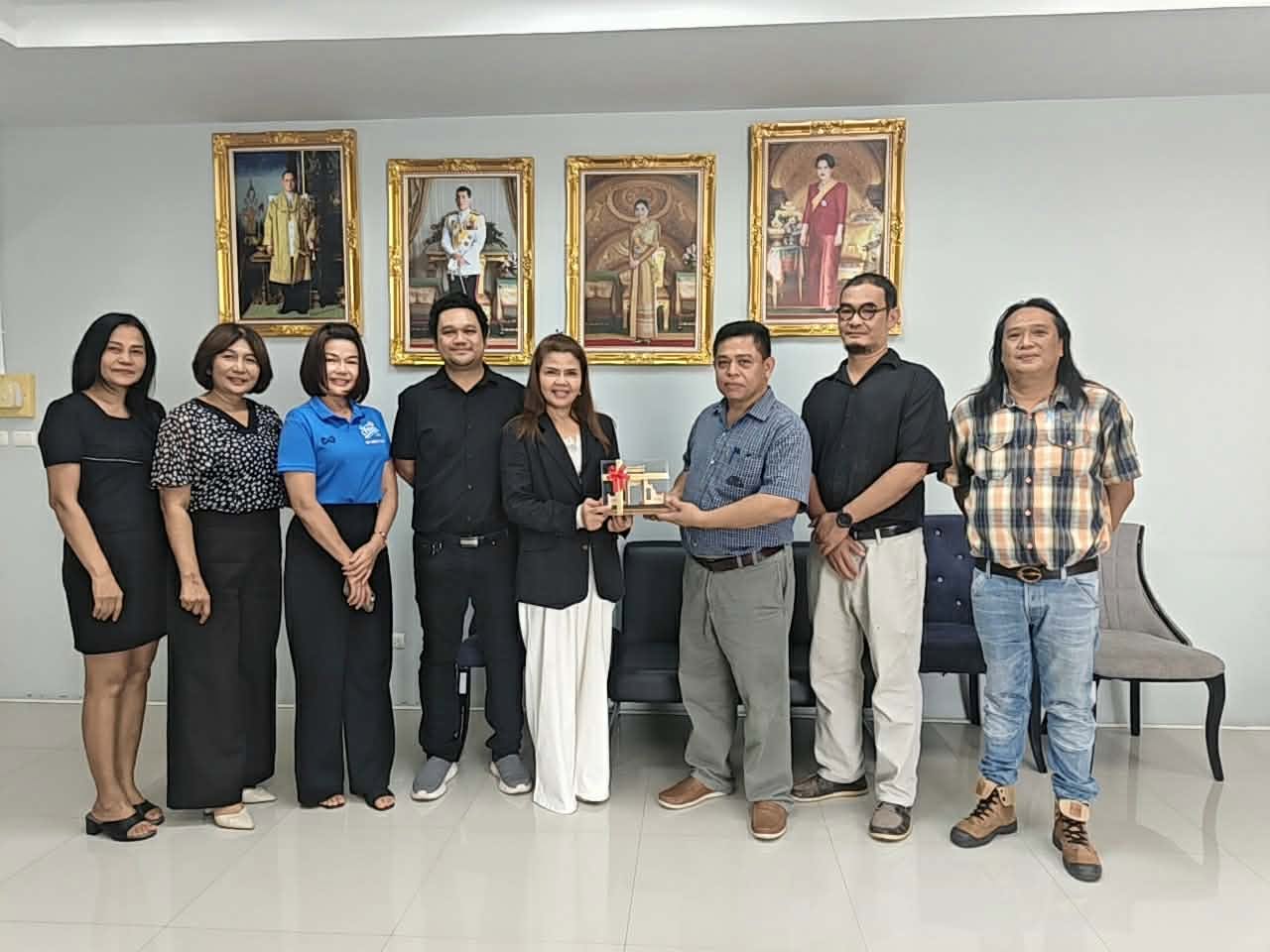 คณะศิลปกรรมศาสตร์ร่วมแสดงความยินดีกับคณบดีคณะวิทยาการจัดการในวาระการดำรงตำแหน่งใหม่ วันที่ 21 สิงหาคม 2569