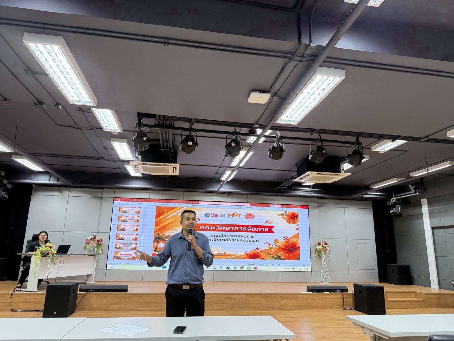 ✨ คณะวิทยาการจัดการ มรภ.สงขลา ร่วมต้อนรับคณะครูและน้อง ๆ จากโรงเรียนธรรมวิทยา จ.นราธิวาส 🧡 📅 20 สิงหาคม 2569